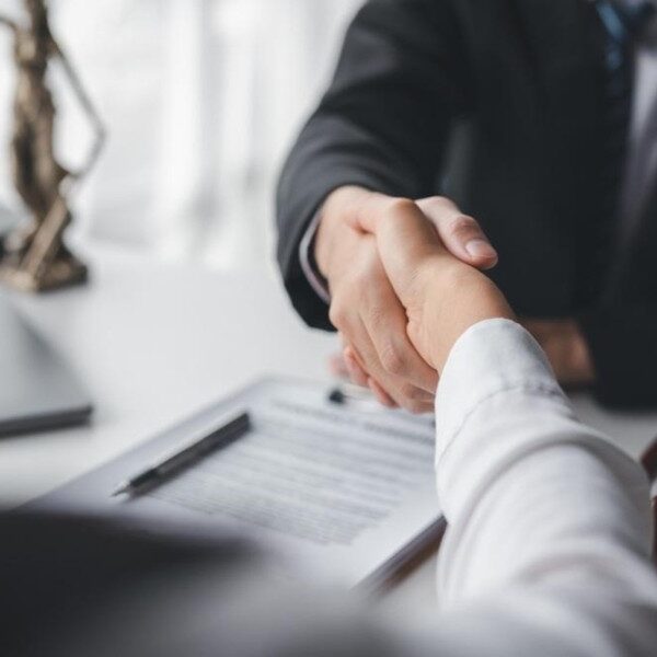 How Business Lawyers Help Navigate Contracts and Corporate Legal Challenges?
